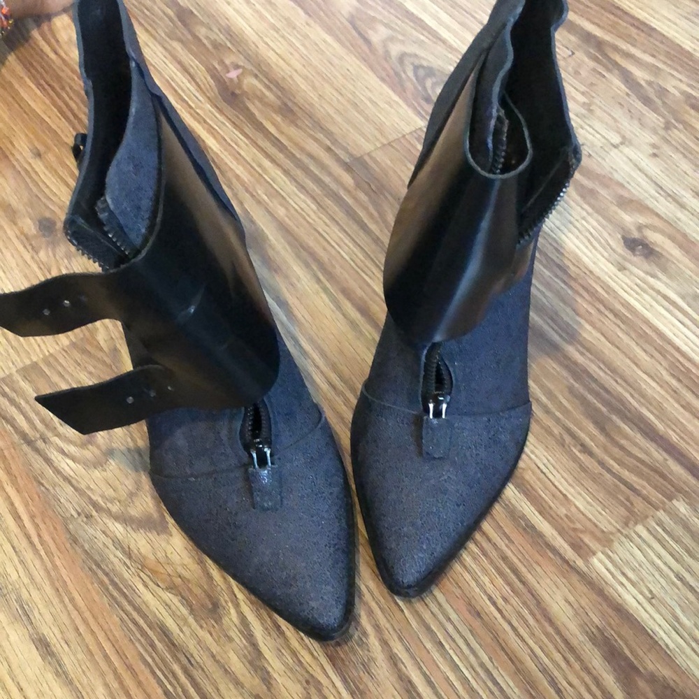 Worn once Tibi New York boot, all leather made in Brazil